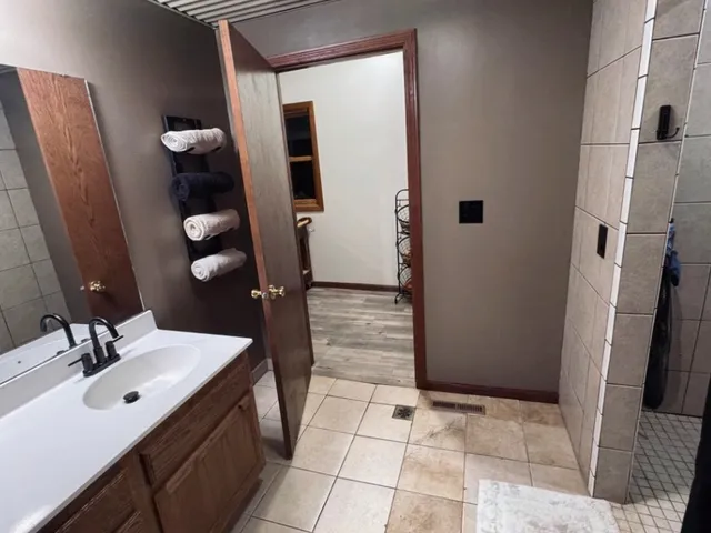 $325,000 | 22598 700th Avenue, Albert Lea, MN 56007