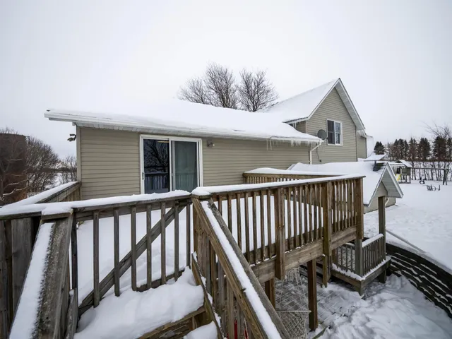 $325,000 | 22598 700th Avenue, Albert Lea, MN 56007