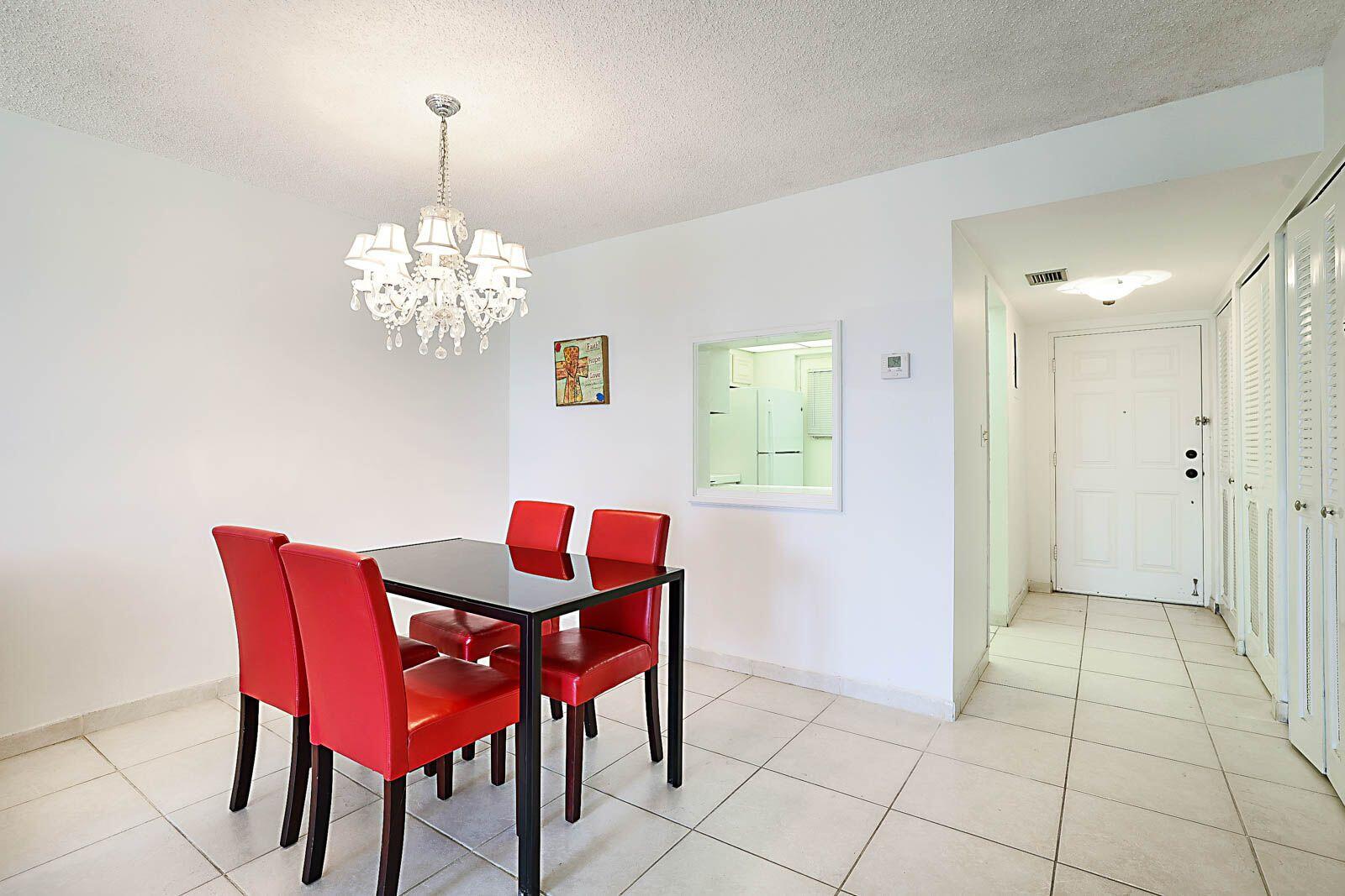 250 Northwest 67th Street, Unit 320 Boca Raton, FL 33487 - Photo 5 of 35 Dining Room