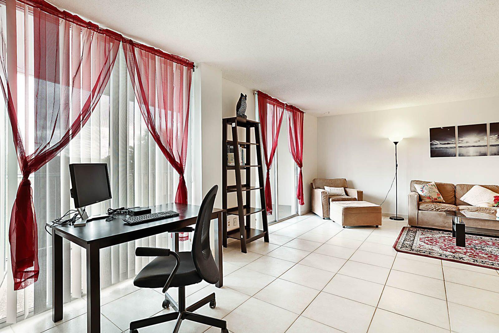 250 Northwest 67th Street, Unit 320 Boca Raton, FL 33487 - Photo 8 of 35 Den/Office