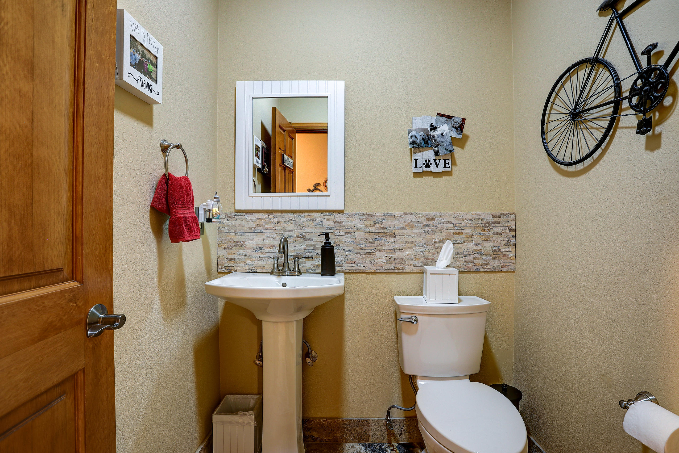 61267 Benham Road Bend, OR 97702 - Photo 17 of 49 1/2 bath