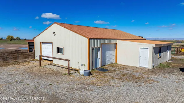 $1,075,000 | 143 Moonshine Road, Riverton, WY 82501
