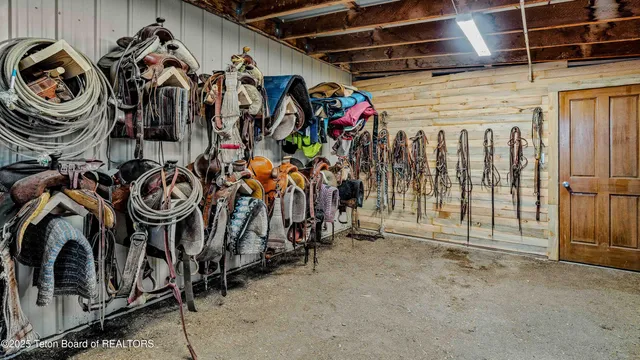 $1,075,000 | 143 Moonshine Road, Riverton, WY 82501