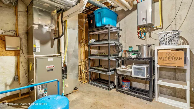 $1,075,000 | 143 Moonshine Road, Riverton, WY 82501