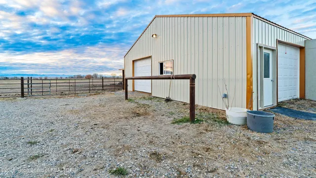 $1,075,000 | 143 Moonshine Road, Riverton, WY 82501