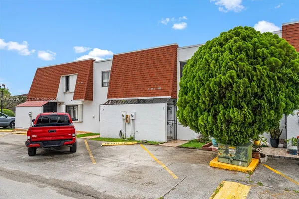 $2,650 | 319 Northwest 109th Avenue, Unit 3B, Miami, FL 33172