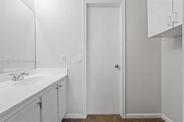 $2,650 | 319 Northwest 109th Avenue, Unit 3B, Miami, FL 33172