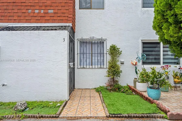 $2,650 | 319 Northwest 109th Avenue, Unit 3B, Miami, FL 33172