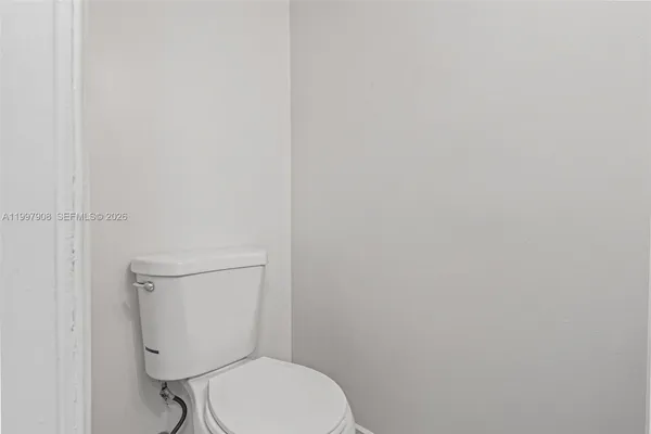 $2,650 | 319 Northwest 109th Avenue, Unit 3B, Miami, FL 33172