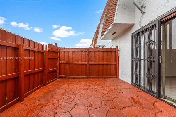 $2,650 | 319 Northwest 109th Avenue, Unit 3B, Miami, FL 33172