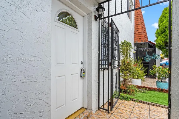 $2,650 | 319 Northwest 109th Avenue, Unit 3B, Miami, FL 33172