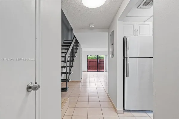 $2,650 | 319 Northwest 109th Avenue, Unit 3B, Miami, FL 33172