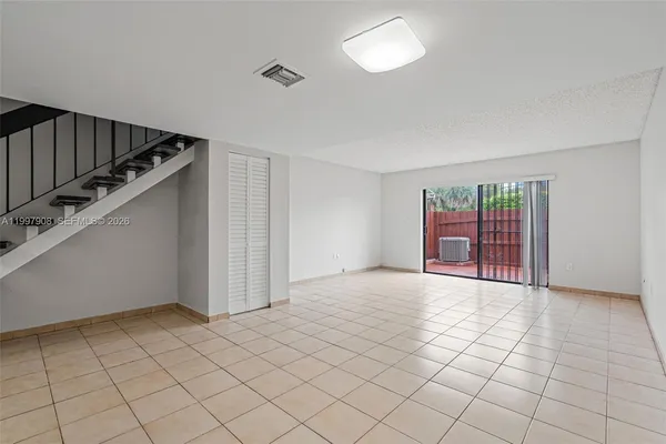 $2,650 | 319 Northwest 109th Avenue, Unit 3B, Miami, FL 33172