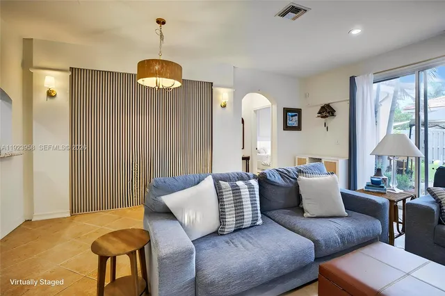 $3,400 | 13174 Northwest 9th Court, Pembroke Pines, FL 33028