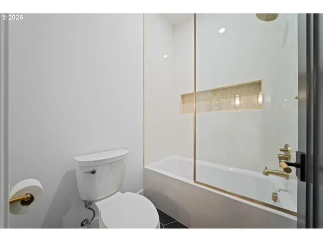 $1,795,000 | 697 Sommerset Road, Woodland, WA 98674