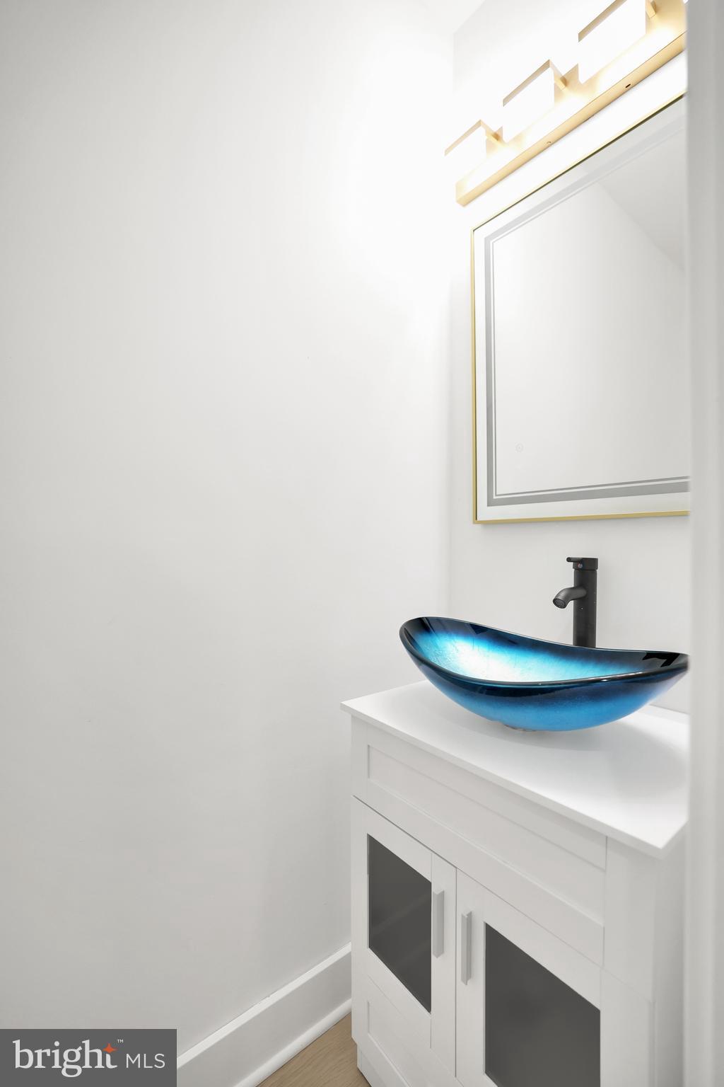 623 Longfellow Street Northwest Washington, DC 20011 - Photo 7 of 30 Entry Level Half Bath