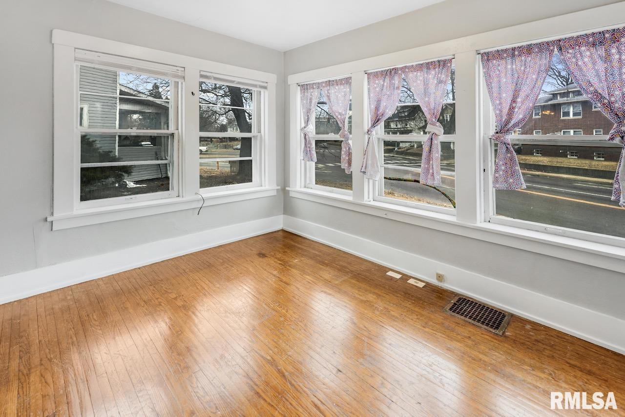 1803 West Main Street Peoria, IL 61606 - Photo 5 of 20