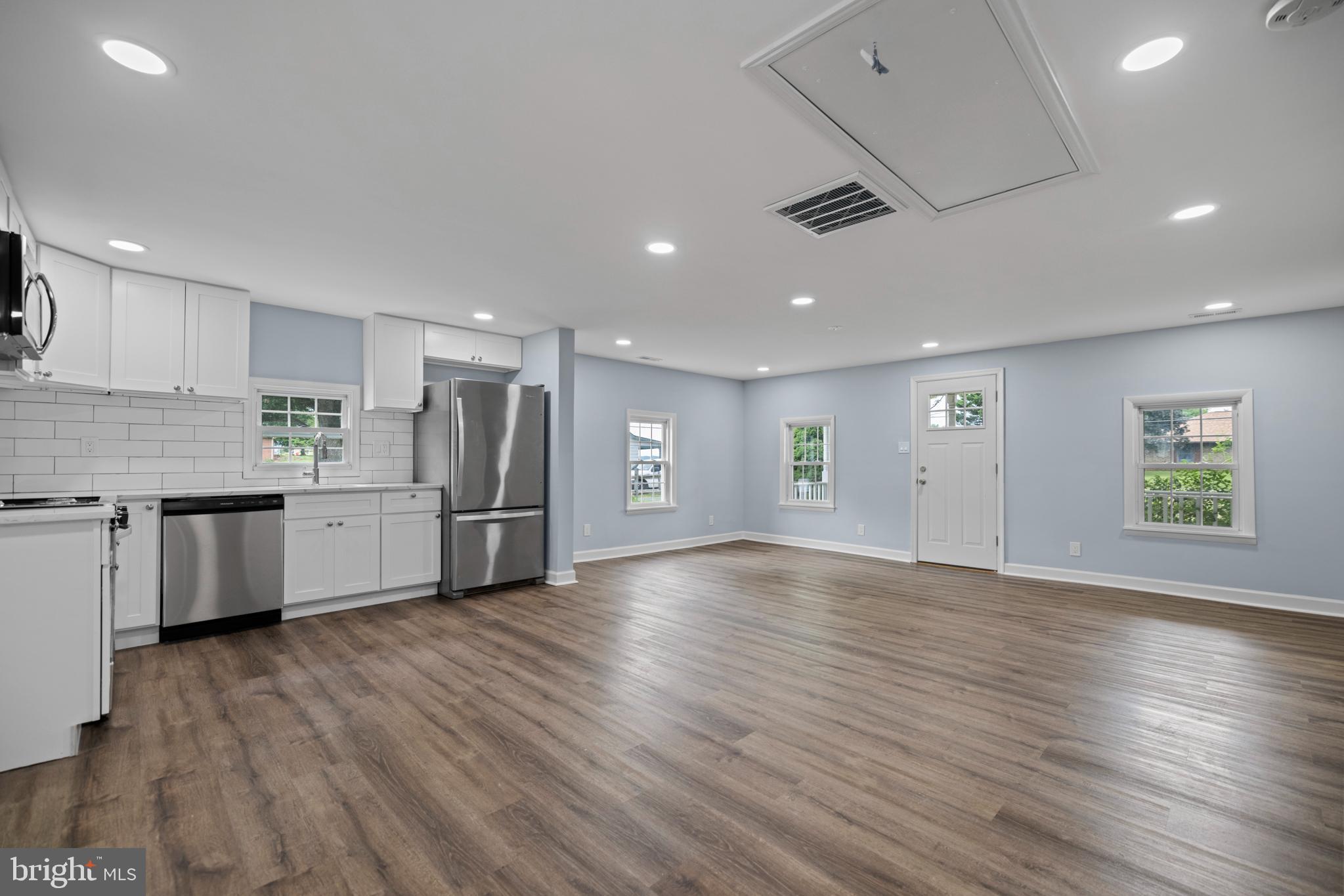 15945 Broadfording Road Clear Spring, MD 21722 - Photo 30 of 32 Easy to entertain with this open floor plan!