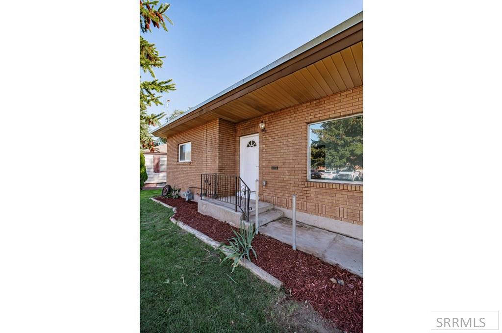 575 Marlu Street Pocatello, ID 83201 - Photo 4 of 49