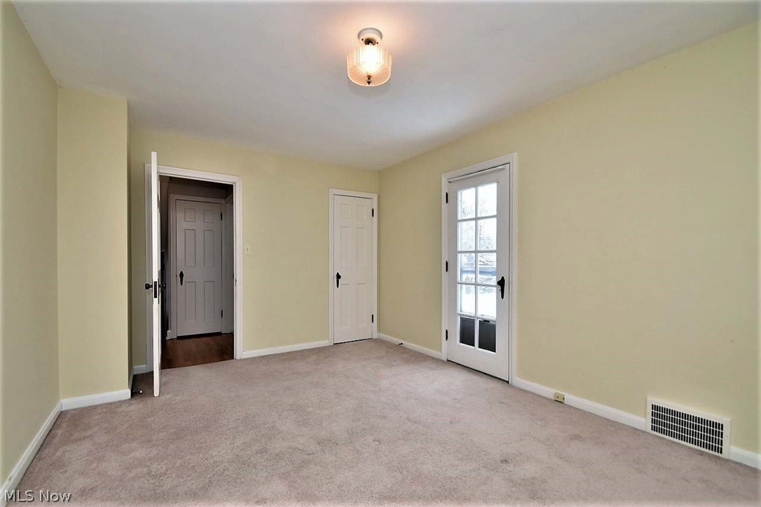 2315 Saybrook Road Cleveland, OH 44118 - Photo 17 of 29