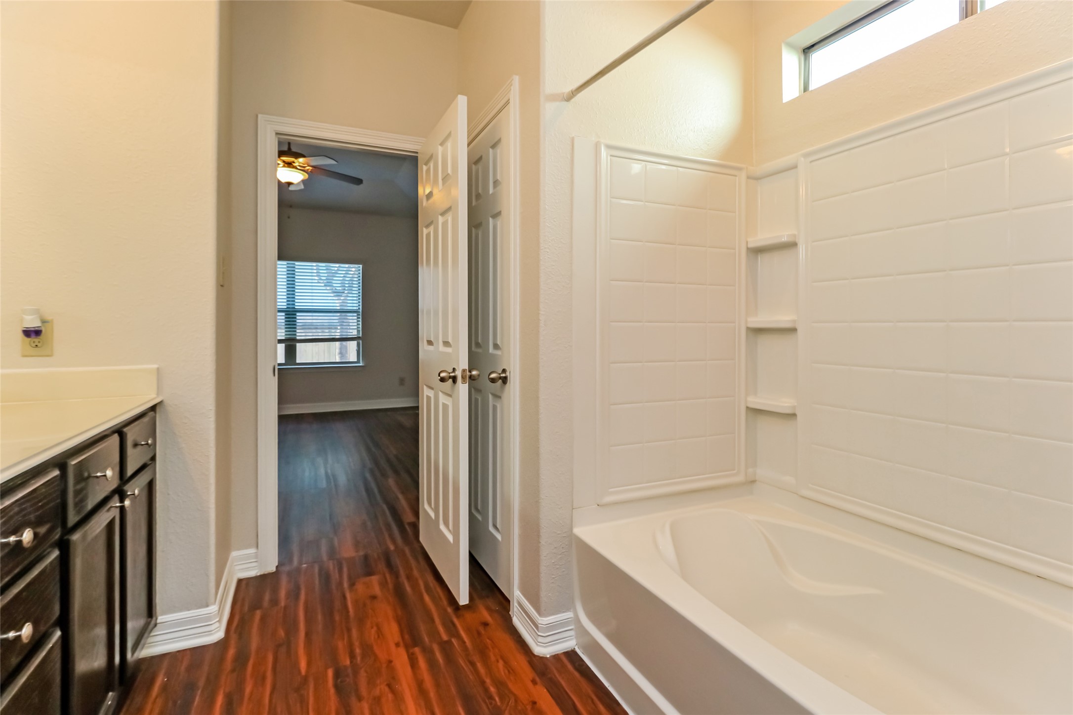 2019 Lost Pine Court Conroe, TX 77304 - Photo 11 of 16