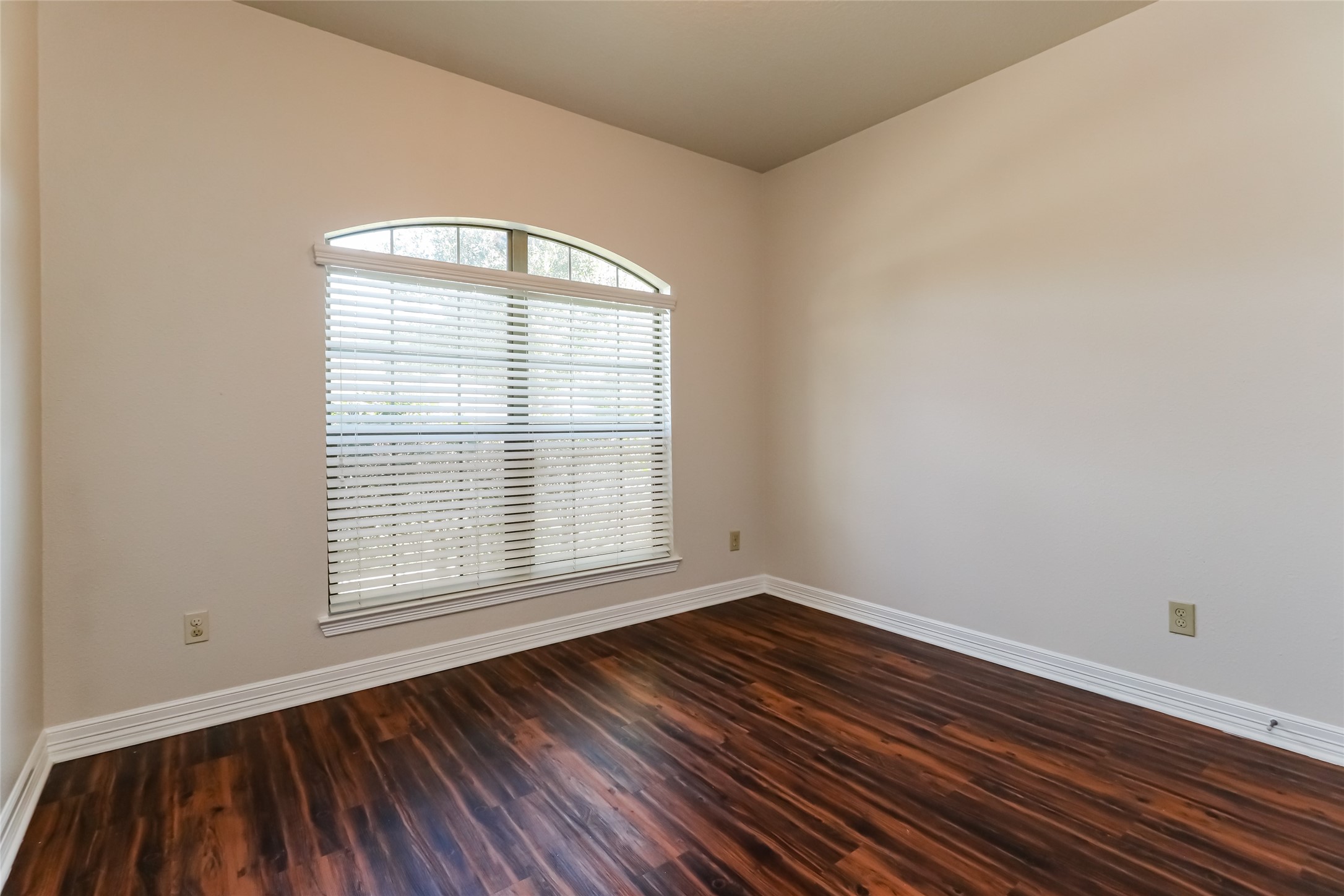 2019 Lost Pine Court Conroe, TX 77304 - Photo 13 of 16