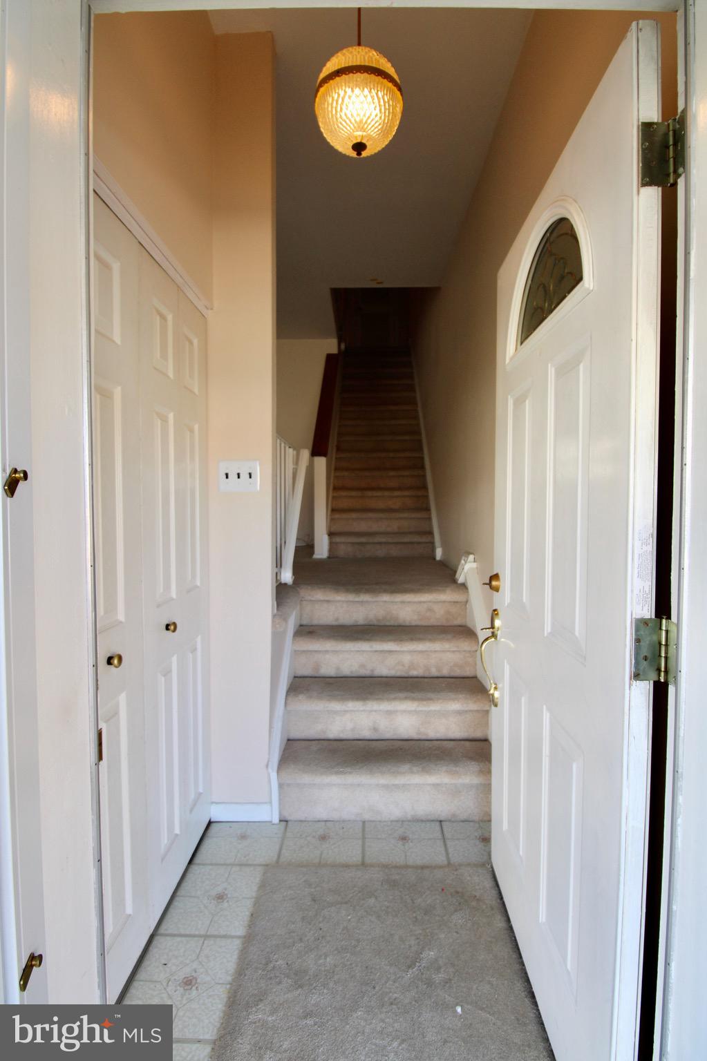 12038 Farwell Road Philadelphia, PA 19154 - Photo 2 of 20 Foyer