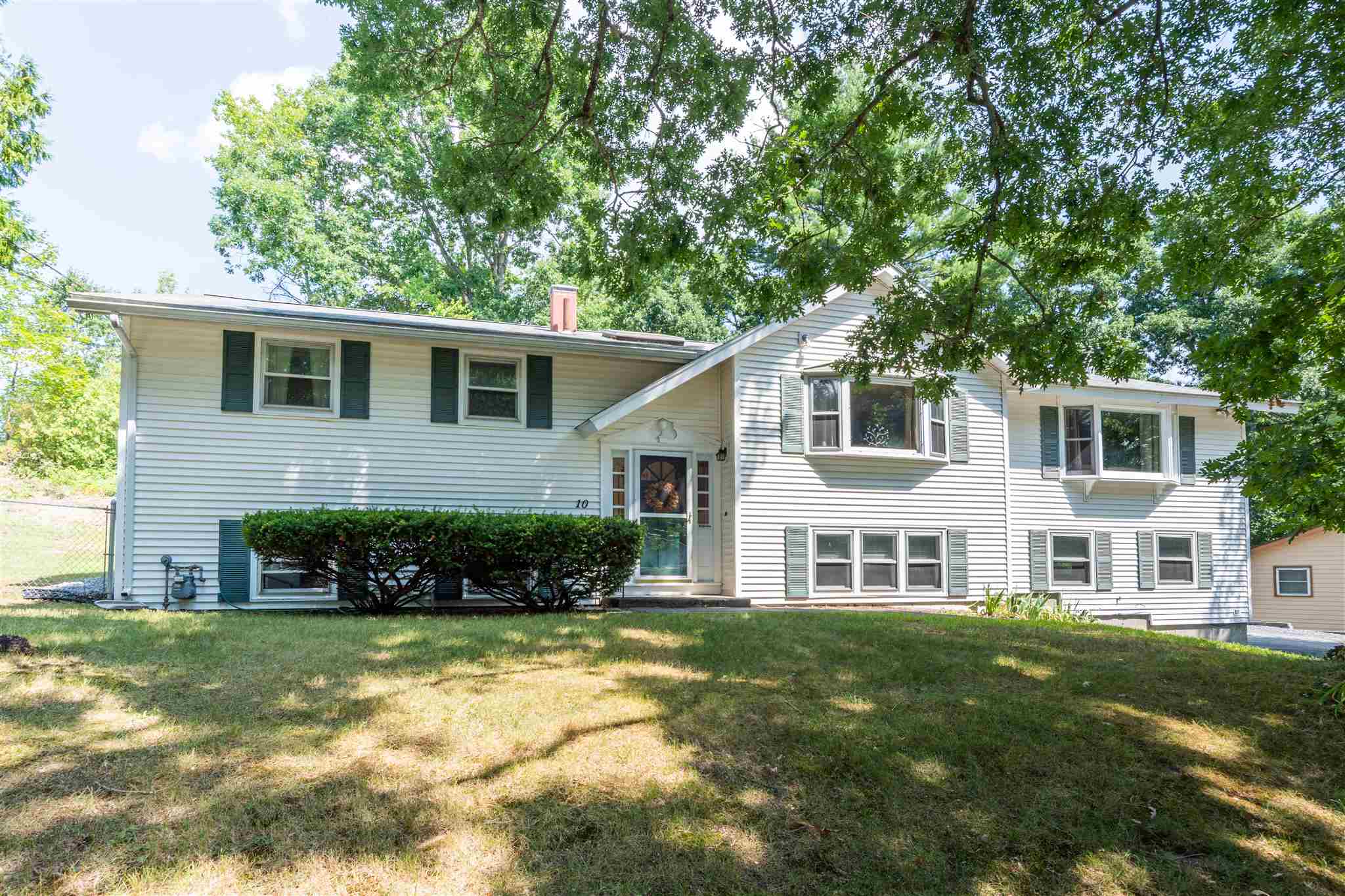 10 Newburgh Road Nashua, NH 03062 - Photo 1 of 30
