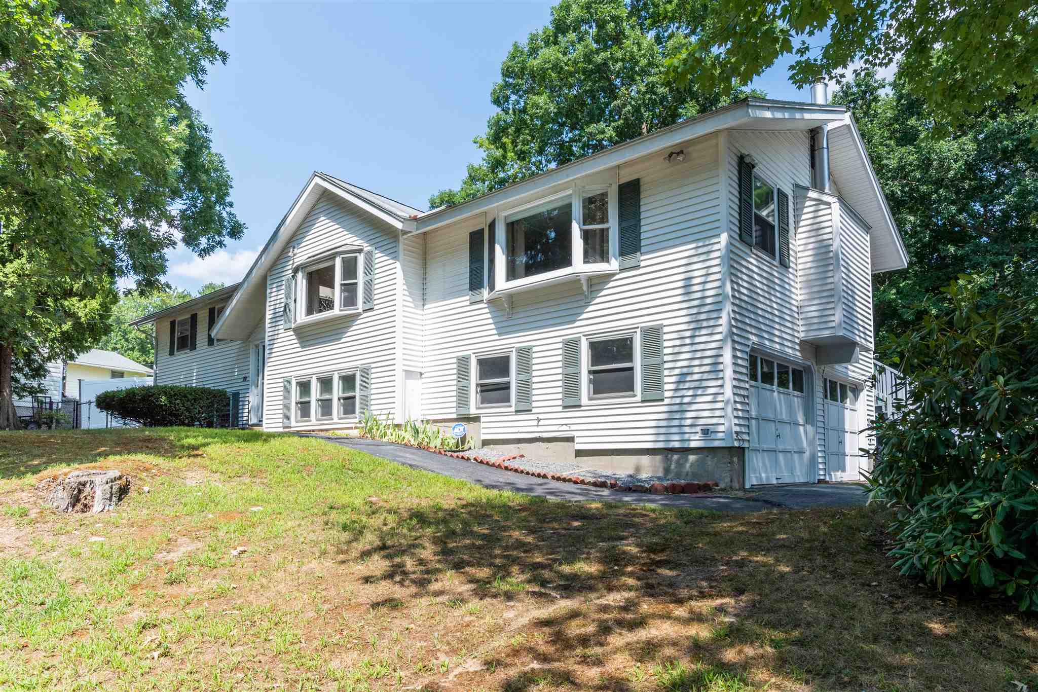 10 Newburgh Road Nashua, NH 03062 - Photo 2 of 30