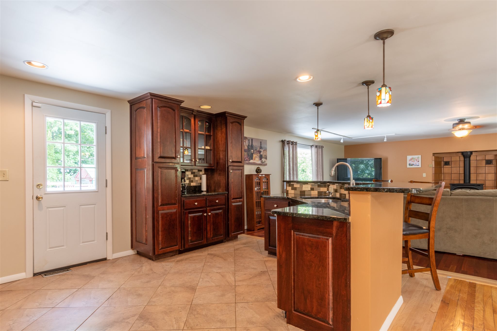 10 Newburgh Road Nashua, NH 03062 - Photo 3 of 30