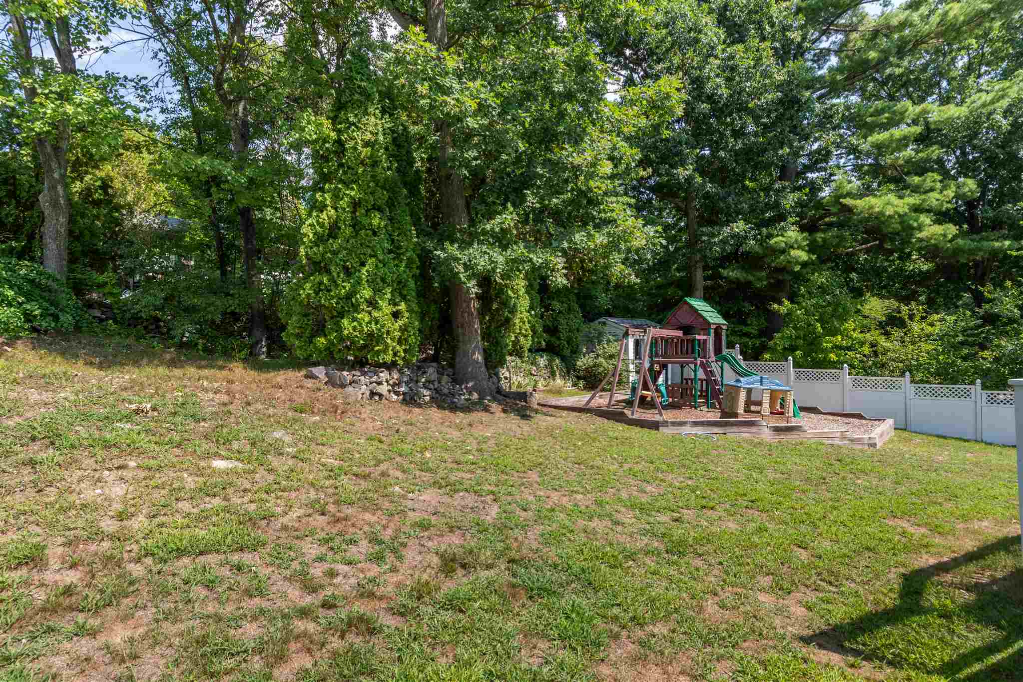 10 Newburgh Road Nashua, NH 03062 - Photo 24 of 30
