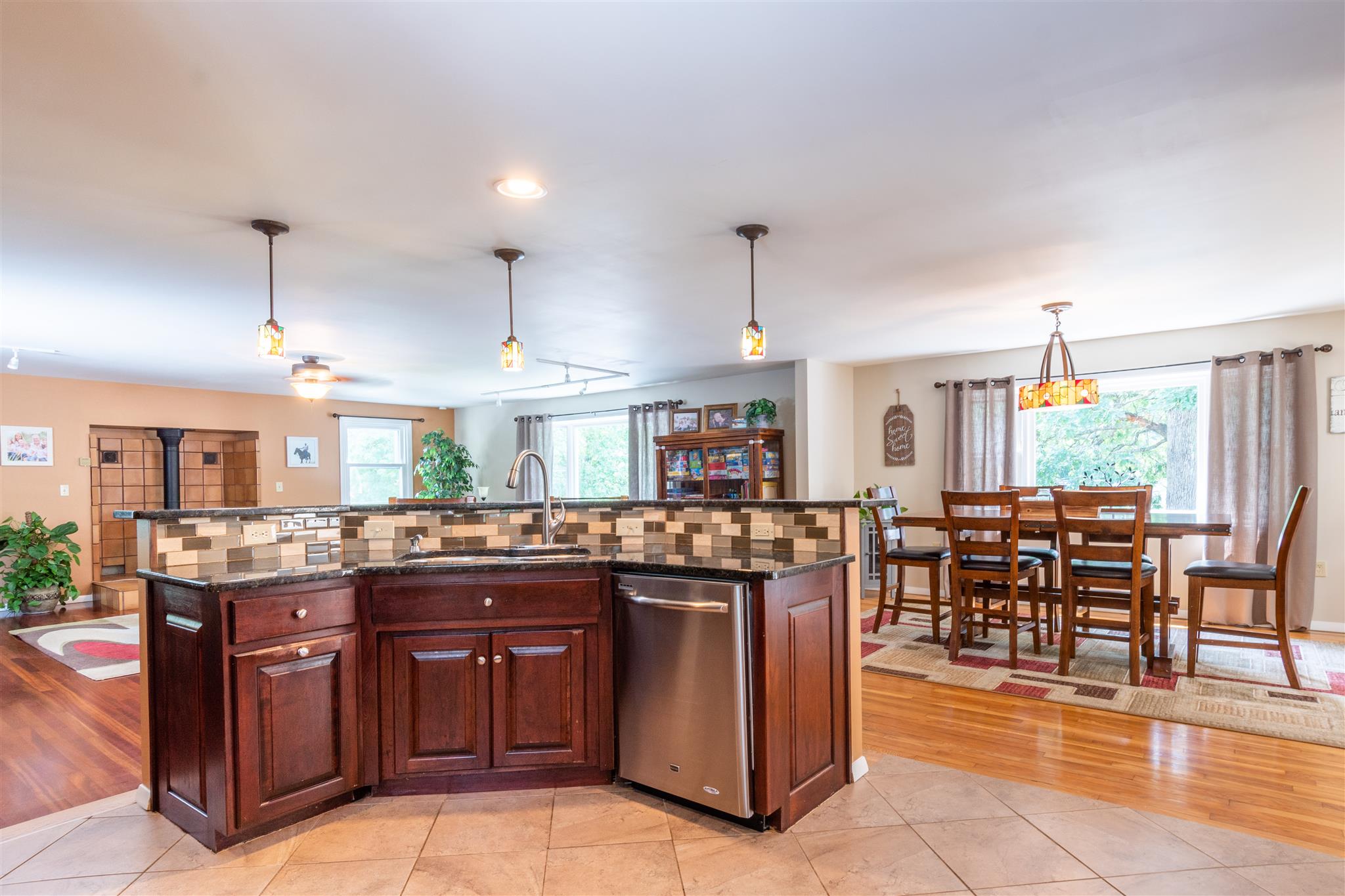 10 Newburgh Road Nashua, NH 03062 - Photo 4 of 30