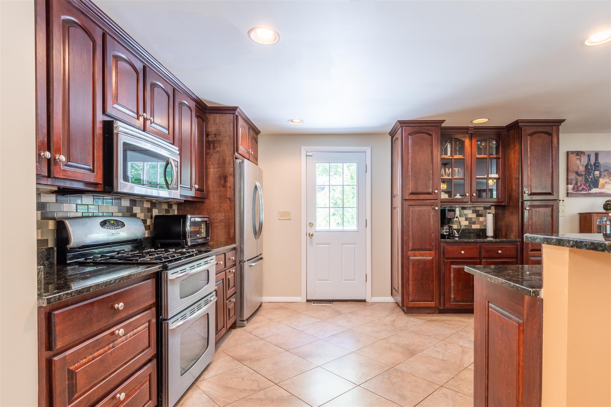 10 Newburgh Road Nashua, NH 03062 - Photo 5 of 30