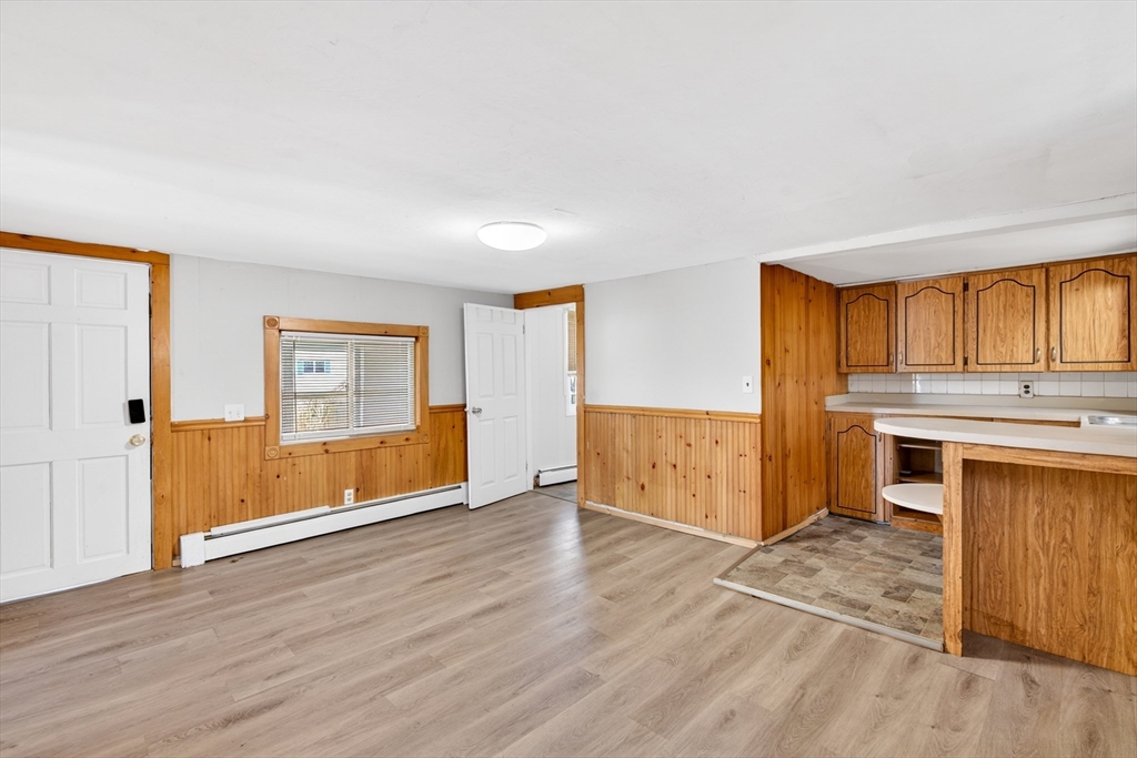 40 Moran Street Gardner, MA 01440 - Photo 4 of 32