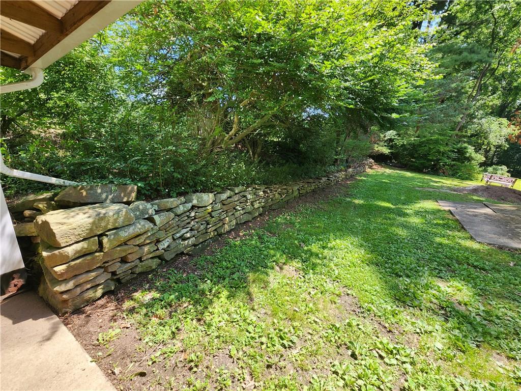 223 South Benbrook Road Butler, PA 16001 - Photo 3 of 31