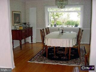 11 Locust Grove Road Cherry Hill, NJ 08003 - Photo 3 of 5 Gallery Image 3