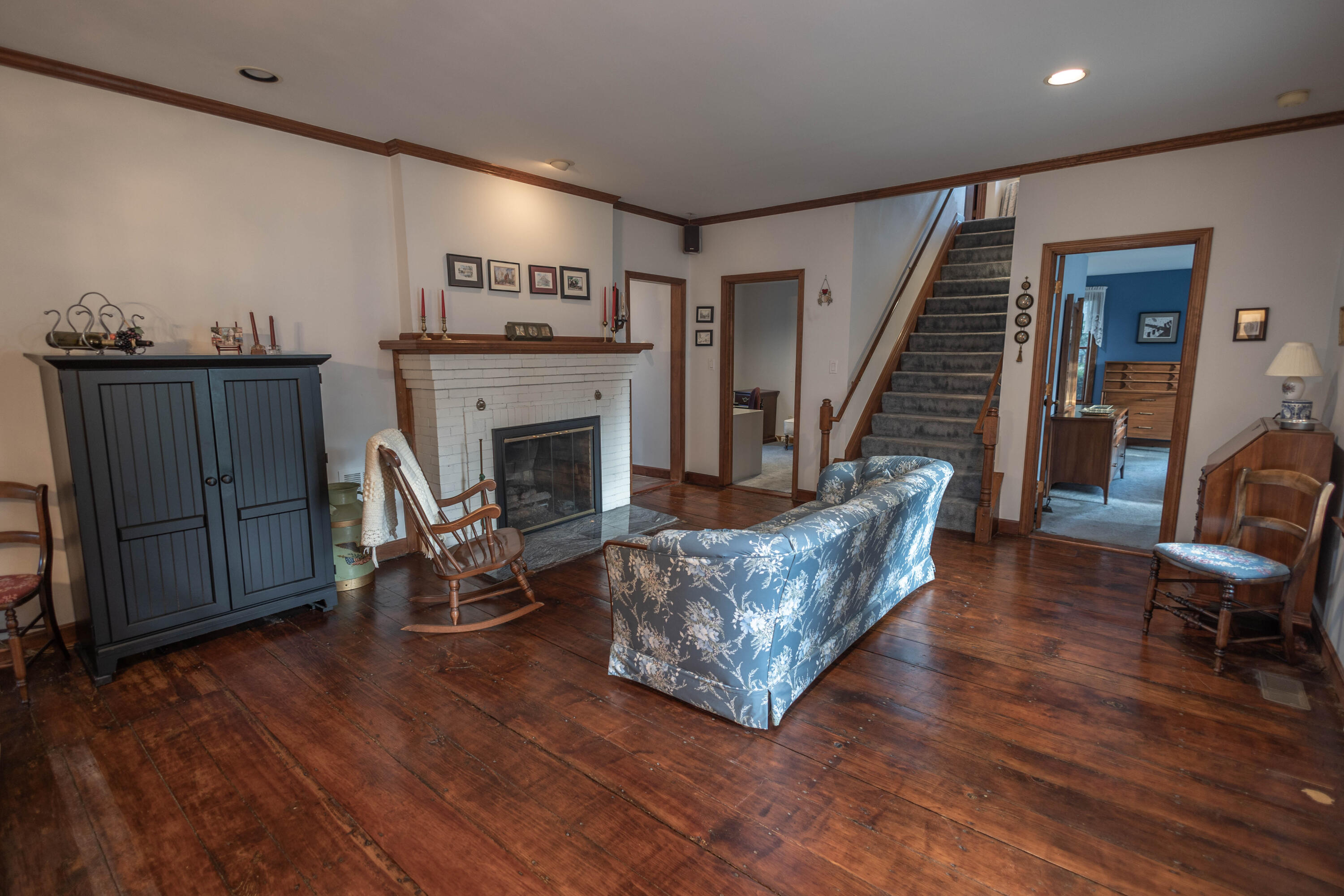 17 North Holcomb Road Clarkston, MI 48346 - Photo 8 of 54 Living Room