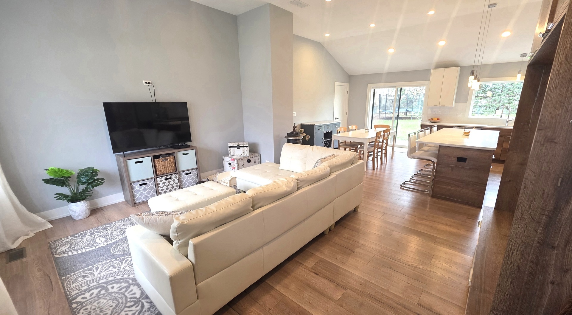 431 Springhill Drive Roselle, IL 60172 - Photo 3 of 29