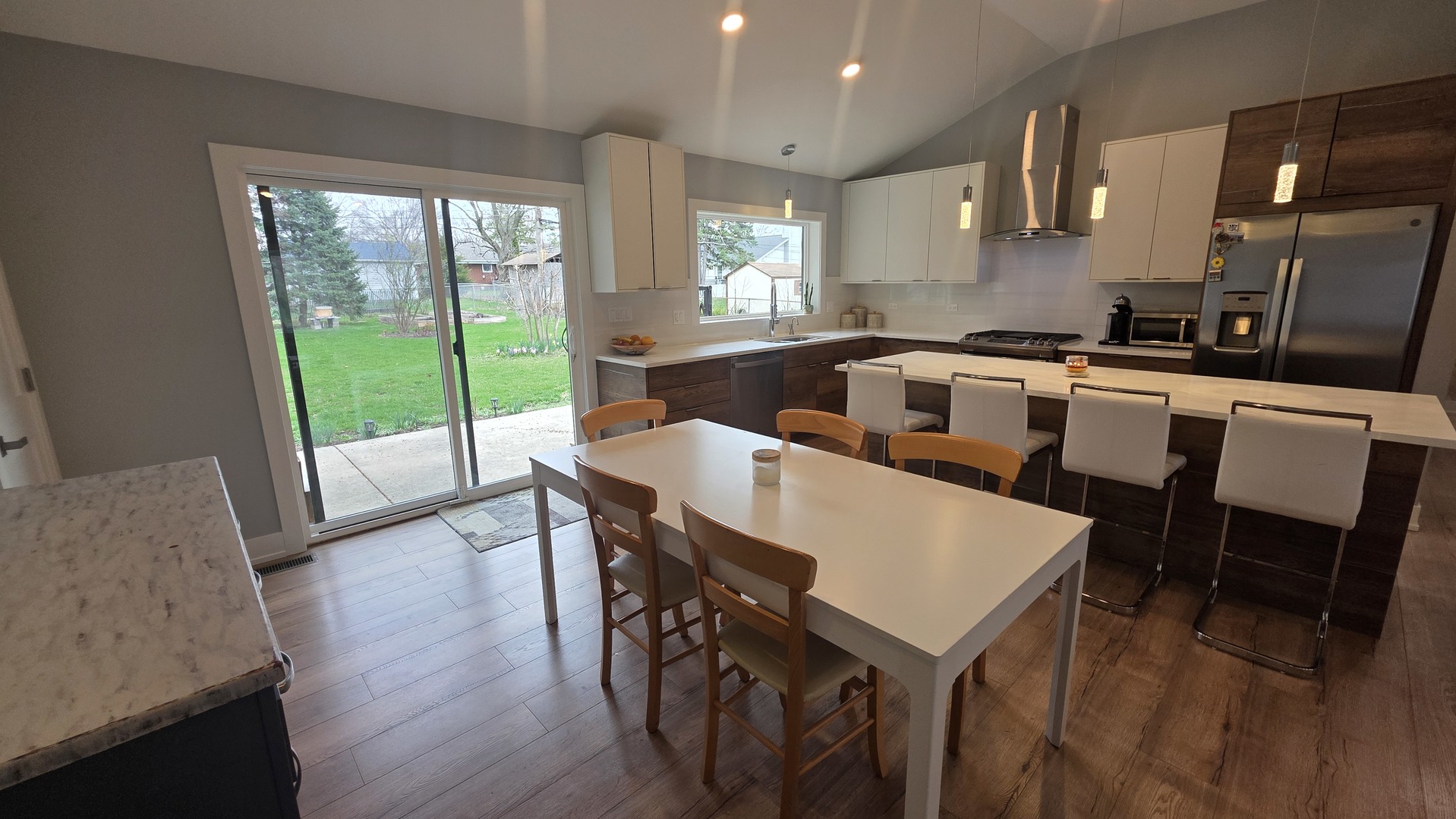 431 Springhill Drive Roselle, IL 60172 - Photo 5 of 29