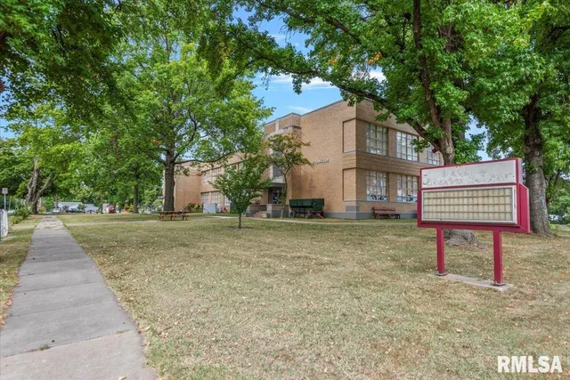 $600,000 | 352 Franklin Street, Jacksonville, IL 62650