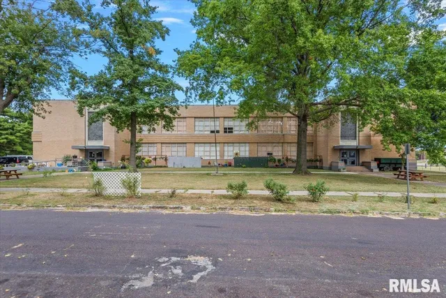 $600,000 | 352 Franklin Street, Jacksonville, IL 62650