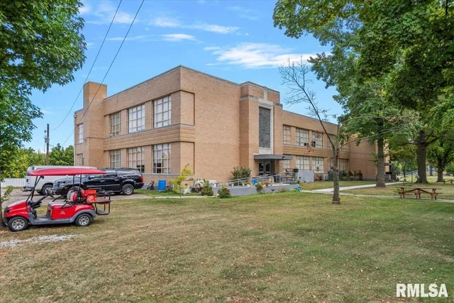 $600,000 | 352 Franklin Street, Jacksonville, IL 62650