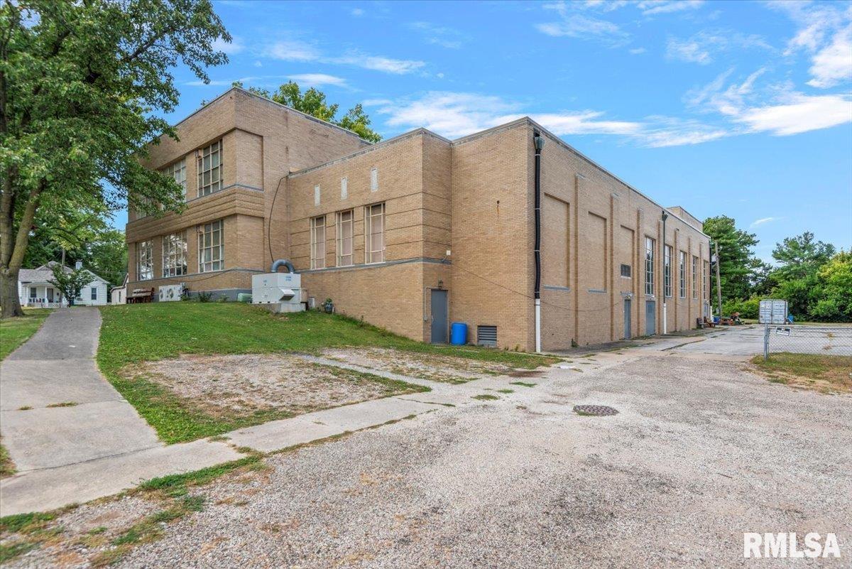 352 Franklin Street Jacksonville, IL 62650 - Photo 59 of 71