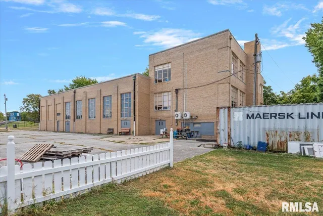 $600,000 | 352 Franklin Street, Jacksonville, IL 62650