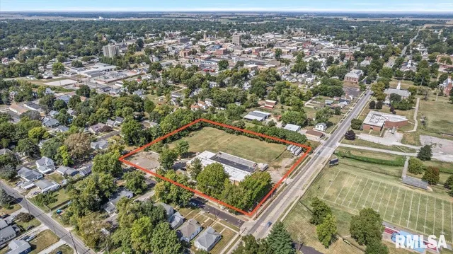 $600,000 | 352 Franklin Street, Jacksonville, IL 62650