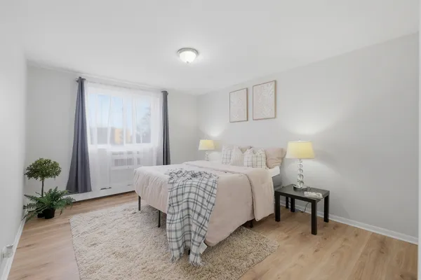 $169,900 | 1475 Rebecca Drive, Unit 217, Hoffman Estates, IL 60169