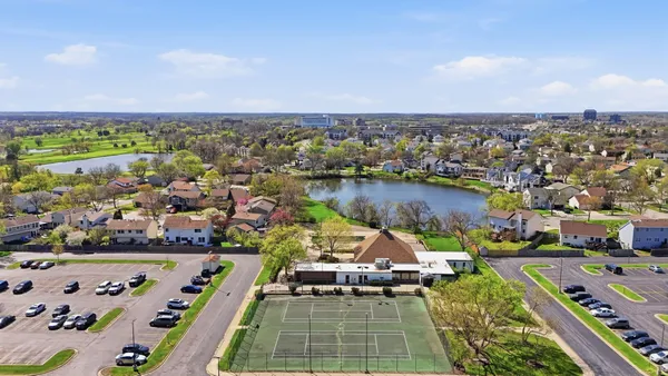 $169,900 | 1475 Rebecca Drive, Unit 217, Hoffman Estates, IL 60169