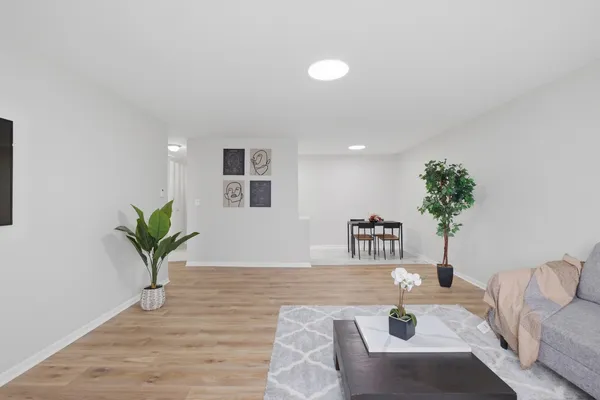 $169,900 | 1475 Rebecca Drive, Unit 217, Hoffman Estates, IL 60169