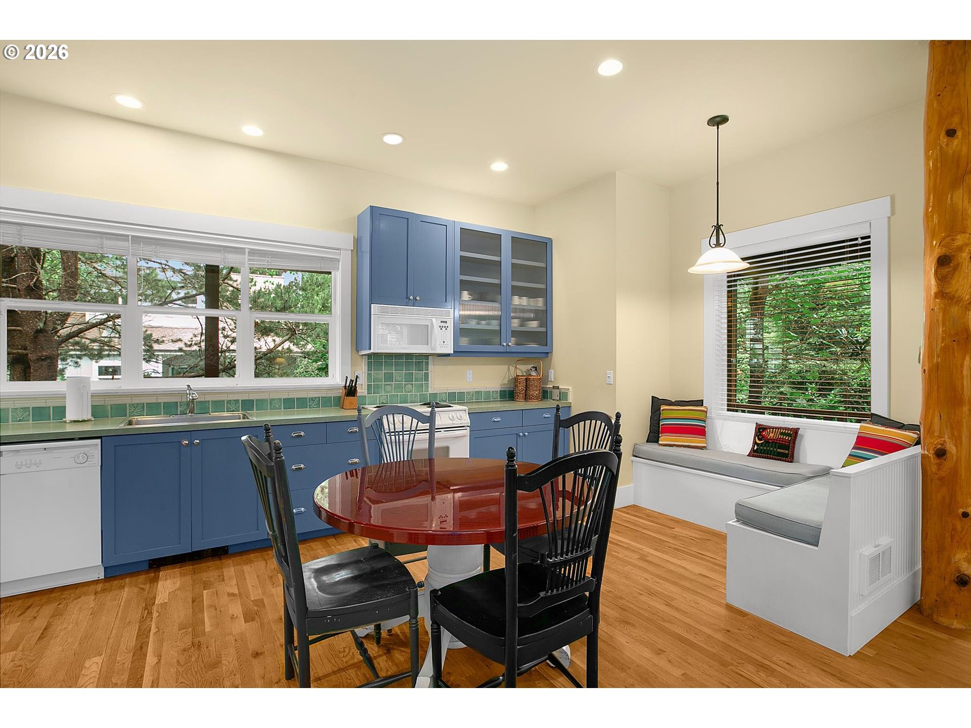 2050 Overleaf Loop Yachats, OR 97498 - Photo 15 of 45 Kitchen/Dining Room