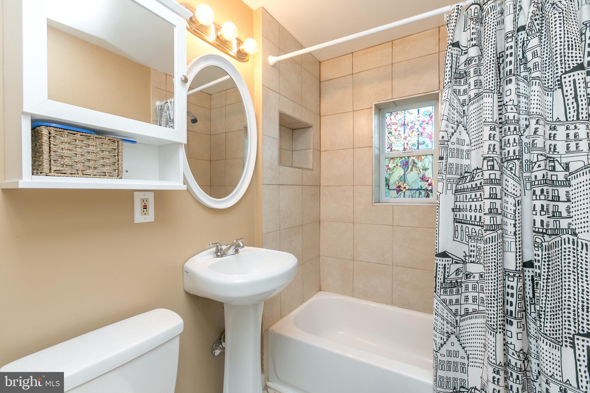 5110 Levindale Road Baltimore, MD 21215 - Photo 21 of 33 Upstairs full bathroom